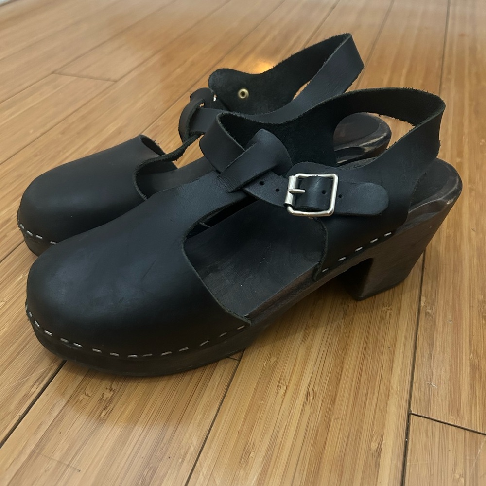 Lotta from Stockholm Highwood T-Bar Black with Black Sole